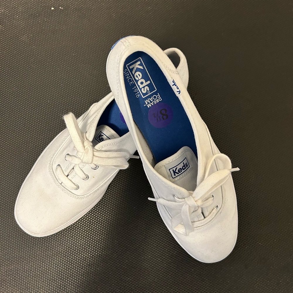 Kids white platform sneakers 8.5